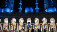 Masjid Raya ini merupakan hadiah dari Presiden Uni Emirat Arab (UEA) Mohammed bin Zayed (MBZ) kepada Presiden Joko Widodo yang baru dibuka awal tahun 2023. Getty Images/Ulet Ifansasti