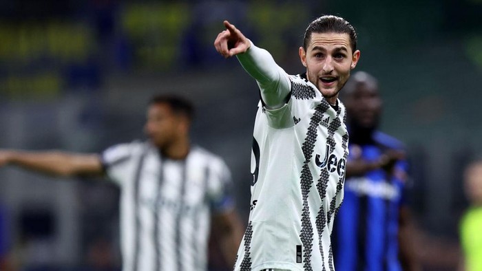 STADIO GIUSEPPE MEAZZA, MILANO, ITALY - 2023/03/19: Adrien Rabiot of Juventus Fc gestures during the Serie A football match between Fc Internazionale and Juventus Fc. Juventus Fc wins 1-0 over Fc Internazionale. (Photo by Marco Canoniero/LightRocket via Getty Images)
