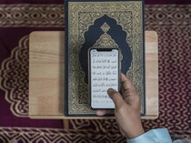 Hukum Membaca Al-Quran di HP saat Haid