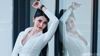 Banyak cuan hasil kerja, Astrid Angel siap menjalani bisnis ekspor ikan bareng rekannya. (Foto: Rifkianto Nugroho)