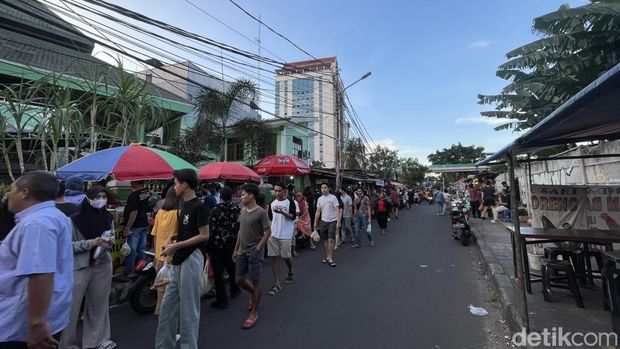 Berburu takjil di Jakarta Barat