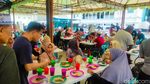 Suasana Buka Puasa Bersama Pertama di Masjid Raya Medan