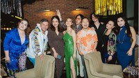 Bunga Citra Lestari cantik memakai dress hijau saat merayakan ulang tahun bareng sahabat. (Foto: dok Instagram)