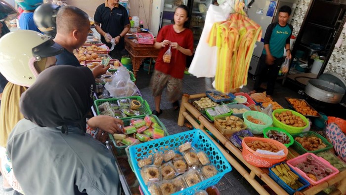 Kemeriahan Pasar Takjil di Berbagai Daerah