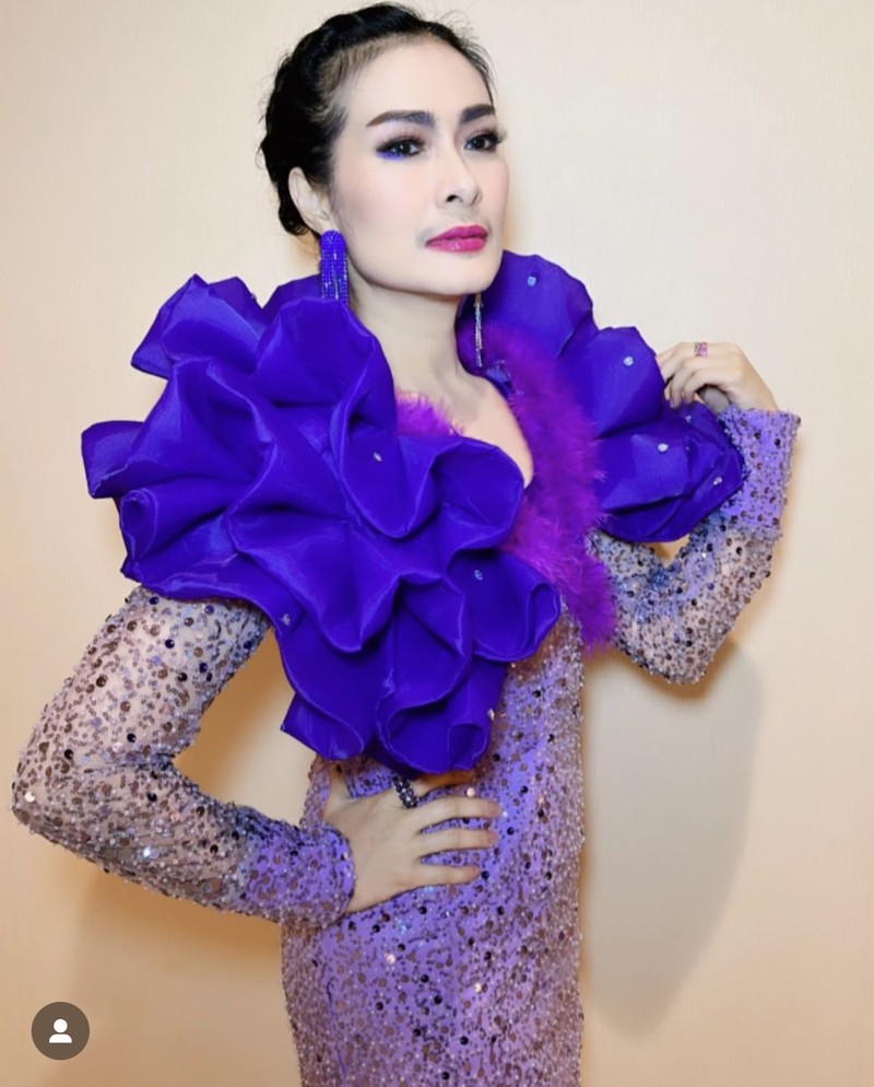 Keseruan Iis Dahlia Saat Makan Bareng Keluarga dan Lesti Kejora