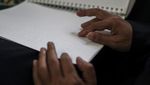 Khusyuknya Para Tunanetra Mengaji di Bulan Suci