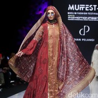 Inilah koleksi terbaru Dian pelangi di acara Muffest 2023, Jakarta, [9/3/2023]. Foto: Mohammad Abduh/Wolipop.