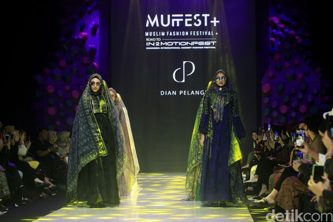 Inilah koleksi terbaru Dian pelangi di acara Muffest 2023, Jakarta, [9/3/2023]. Foto: Mohammad Abduh/Wolipop.
