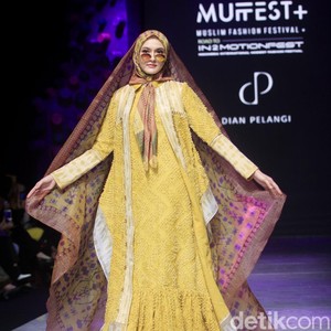 Foto Busana Muslim Terbaru Dian Pelangi di Muffest 2023