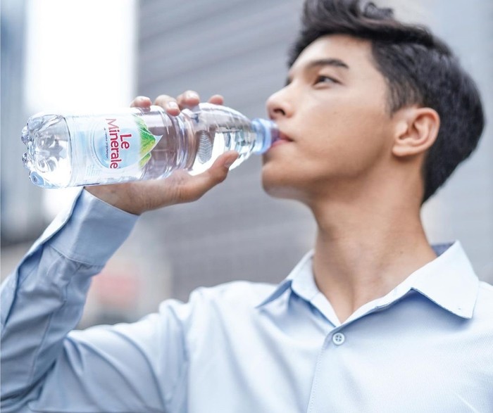 Ini Alasan Air Mineral Jadi Teman Terbaik di Hari Pertama Puasa