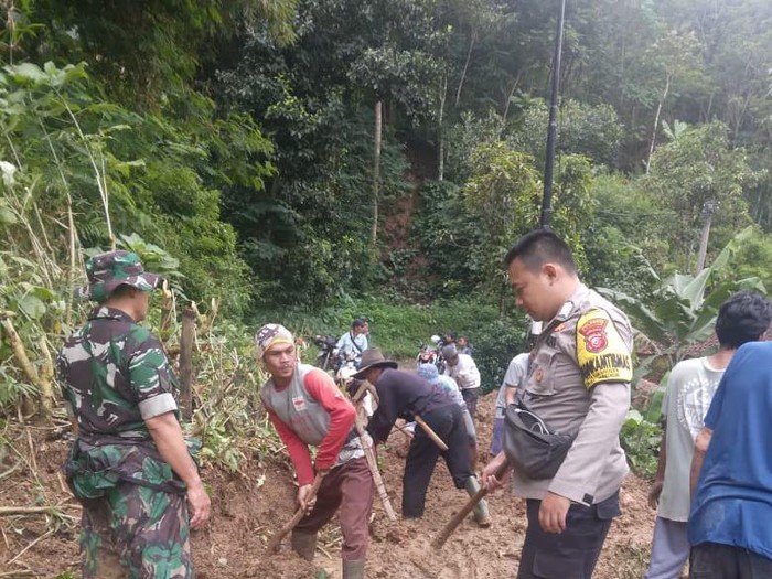 Lokasi longsor di Kabupaten Bandung, Kamis (23/3/2023) dini hari.