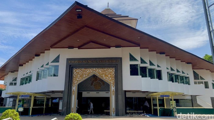 Masjid Al Ukhuwah di Kota Bandung.