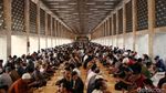 Ribuan Orang Ikut Buka Bersama di Masjid Istiqlal, Begini Suasananya