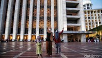 Selama bulan Ramadan, Masjid Istiqlal akan dibuka untuk para jamaah mulai dari pukul 03.00 hingga pukul 23.00. Pihak Istiqlal juga mengajak seluruh warga untuk kembali mengunjungi Masjid Istiqlal dengan tetap memperhatikan ketertiban, kerapian, dan keindahannya.