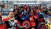 Di saat para ukhti beraksi, Avengers pun bertransformasi. Jadi berhijab semua. Hihi... (Foto: Instagram @memes_for_muslims0)