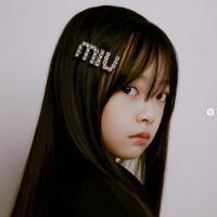 Oh Ji Yul menjalani pemotretan pertamanya dengan ELLE Korea. Namanya melambung setelah membintangi drama Korea The Glory Part 2. Foto: dok. Instagram @ellekorea