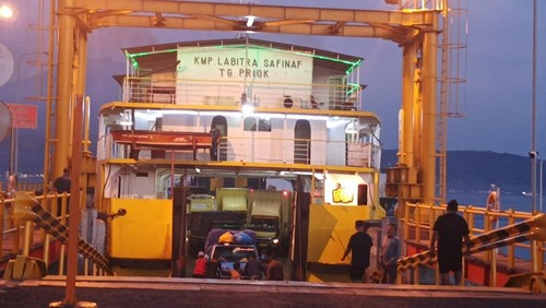 Pelabuhan penyeberangan Gilimanuk-Ketapang kembali dibuka setelah berhenti beroperasi 24 jam selama libur Nyepi.