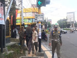 5 Fakta Aksi Nyeleneh Pengamen Kota Malang Tempel Kelamin ke Mobil