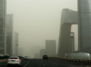Potret Beijing Saat Diterjang Badai Pasir