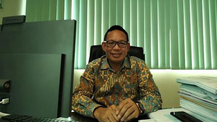 Prof Junaidi Khotib SSi MKes PhD Apt