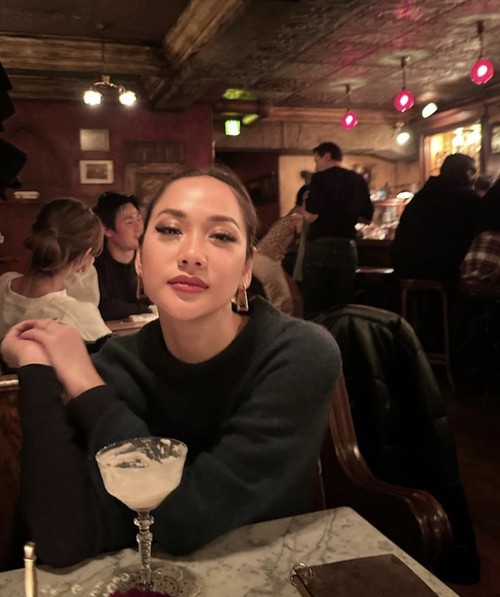 Rayakan Ulang Tahun ke-40, Ini Gaya BCL Saat Makan Enak