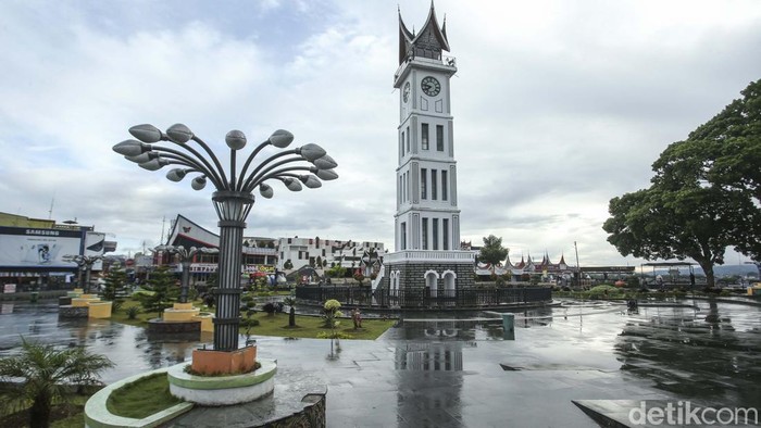 Sudah Tau? Jam Gadang di Padang Dibuat Tanpa Semen Lho... Siapa yang tak kenal Jam Gadang? Ikon Bukittinggi, Sumatera Barat ini hampir 100 tahun berdiri kokoh meski tanpa besi penyangga dan semen.