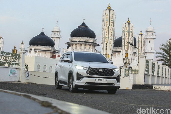 Toyota Kijang Innova telah berubah total setelah lahirnya Innova Zenix atau Kijang generasi ketujuh. Selain tampangnya yang berubah, platform dan mesin Innova Zenix juga dirombak.