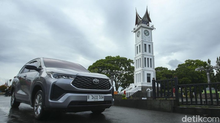 Toyota Kijang Innova telah berubah total setelah lahirnya Innova Zenix atau Kijang generasi ketujuh. Selain tampangnya yang berubah, platform dan mesin Innova Zenix juga dirombak.