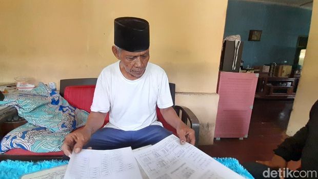 Tokoh Agama Setempat Haji Ali Aziz dan Makam Sembah Kalincir Putih