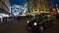 Terletak di dekat Leicester Square, Coventry Street adalah objek wisata utama di kota London.