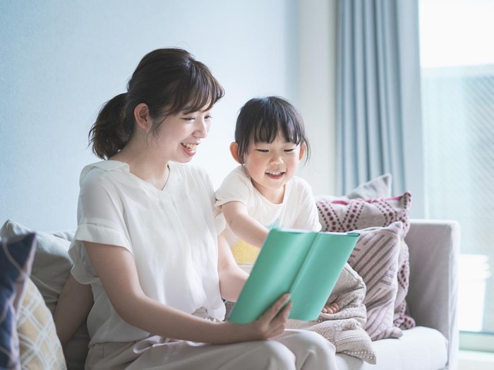 7 Cara Mengajarkan Anak Membaca Tanpa Mengeja, Bisa Gunakan Lagu dan Buku
