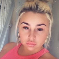 Abigail White tampak tidak memikirkan bahwa hidupnya akan dihabiskan belasan tahun di penjara. Yang dia inginkan kini hanya bisa bercinta dengan kekasih barunya. Foto: dok. Instagram/@mitzeelewis