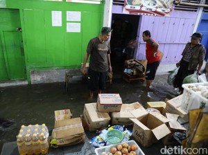 Parah! Banjir Kota Malang Rendam Rumah-Pasar, Pedagang: Pertama Kali Terjadi