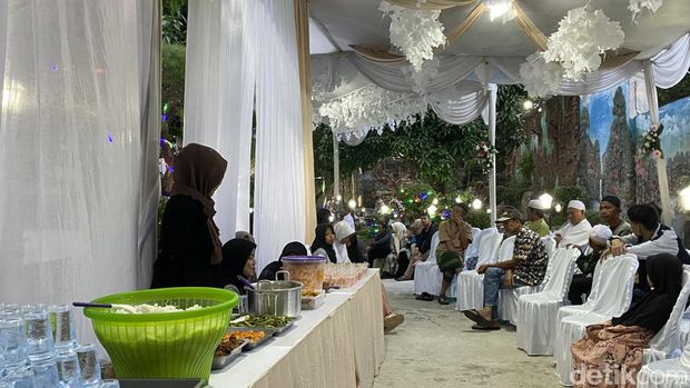 Buka puasa gratis di rumah Abul Kalam di Kota Sukabumi