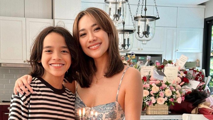 Bunga Citra Lestari dan Noah Sinclair