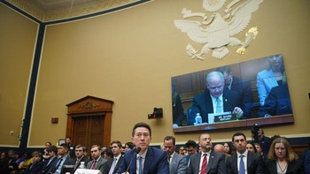 Chew menuturkan TikTok selama lebih dari dua tahun telah membangun firewall untuk menutup data pengguna AS yang dilindungi dari akses asing yang tidak sah. Foto: Bloomberg via Getty Images/Bloomberg