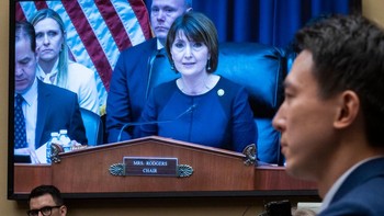 Ketua Cathy McMorris Rodgers, R-Wash., membuat pernyataan pembukaan sebelum CEO TikTok Shou Zi Chew bersaksi di sidang Komite Energi dan Perdagangan Dewan berjudul TikTok: Bagaimana Kongres Dapat Menjaga Privasi Data Amerika dan Melindungi Anak-Anak Dari Daring Harms, di Gedung Rayburn pada Kamis, 23 Maret 2023. Foto: CQ-Roll Call, Inc via Getty Imag/Tom Williams