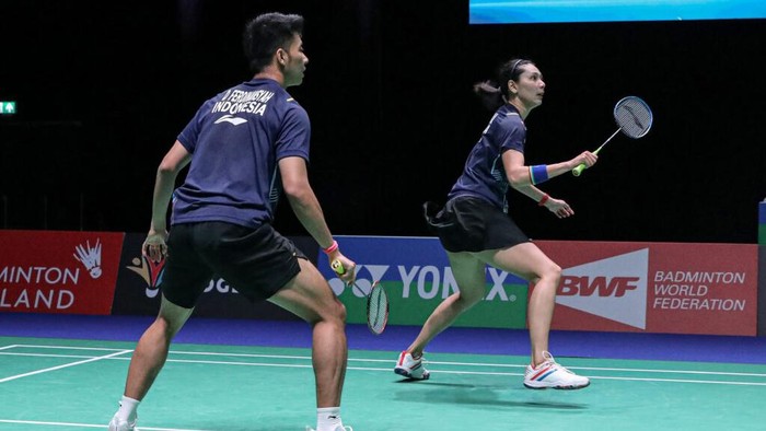 Dejan Ferdinansyah/Gloria Emanuelle Widjaja