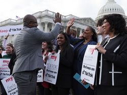 Aksi Demo di DPR AS Minta TikTok Jangan Dilarang