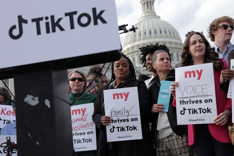 Demo pelarangan TikTok