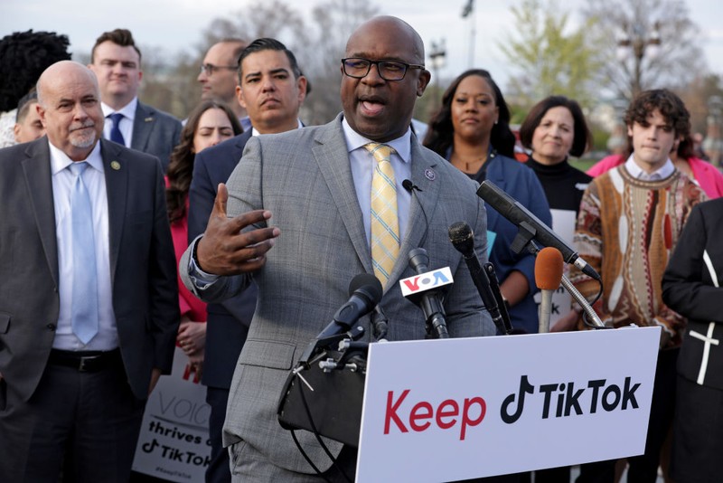 Demo pelarangan TikTok