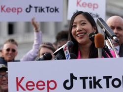Aksi Demo di DPR AS Minta TikTok Jangan Dilarang