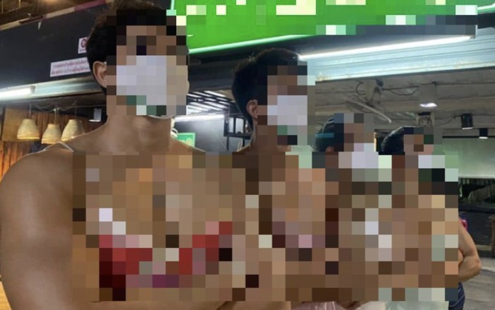 Dicekal! Bar dengan Pelayan Pria Kekar Telanjang Dada Jadi Sorotan