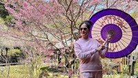 Donna Harun juga cukup menjaga pola makannya. Foto: Instagram Donna Harun