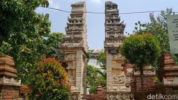 Gapura-gapura model Candi Bentar atau masa Hindu di makam Sunan Pandanaran. Foto diunggah Jumat (24/3/2023).