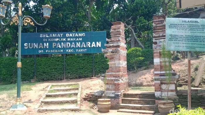 Gapura-gapura model Candi Bentar atau masa Hindu di makam Sunan Pandanaran. Foto diunggah Jumat (24/3/2023).