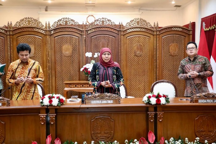 Gubernur Jawa Timur Khofifah Indar Parawansa menggelar Rapat Koordinasi percepatan realisasi anggaran triwulan I serta Laporan Keterangan Pertanggungjawaban (LKPJ).