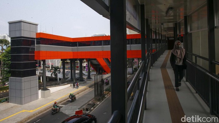 Halte TransJakarta Terintegrasi LRT Mulai Uji Coba Plt Direktur Utama (Dirut) TransJakarta Mohamad Indrayana mengatakan saat ini pihaknya mulai mengoperasikan halte yang terdampak pembangunan stasiun LRT.