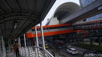 Dia menekankan pihaknya tak sekadar meresmikan keempat halte tersebut, melainkan telah menggelar uji coba operasionalnya.