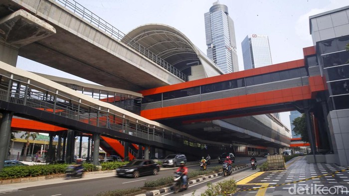 Halte TransJakarta Terintegrasi LRT Mulai Uji Coba Plt Direktur Utama (Dirut) TransJakarta Mohamad Indrayana mengatakan saat ini pihaknya mulai mengoperasikan halte yang terdampak pembangunan stasiun LRT.